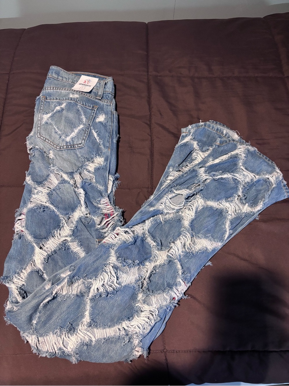 NWT Aphrodite Ultra Distressed Lattice Cargo Jeans Size 07